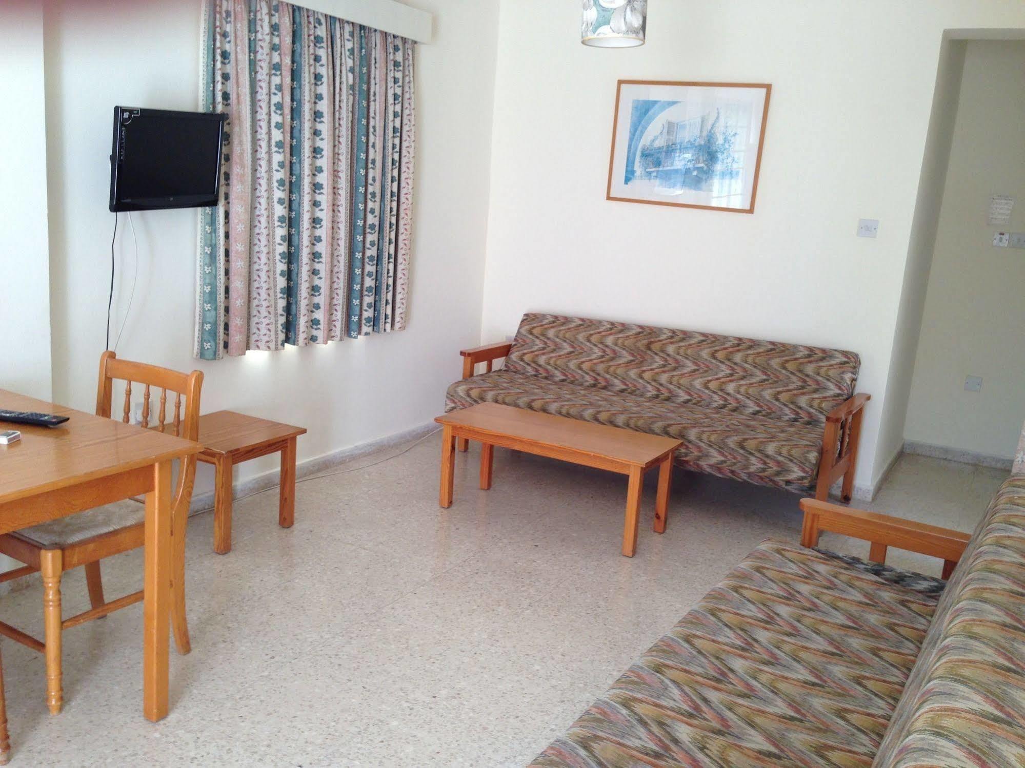 Constantaras Apartments Protaras Exterior foto